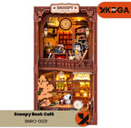 Snoopy Book Café