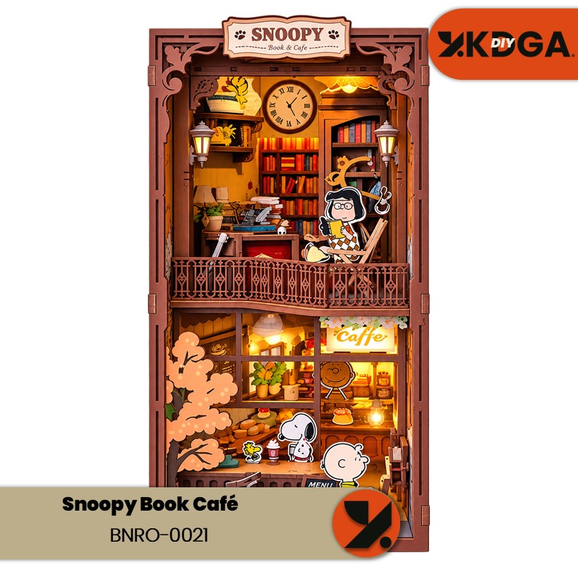 Snoopy Book Café